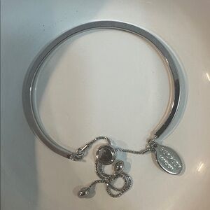 BUCKLEY SILVER TONE LONDON BRACELET